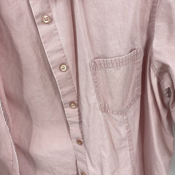 L.L. Bean pink chambray Button front rollsleeve shirt L - Picture 8 of 11